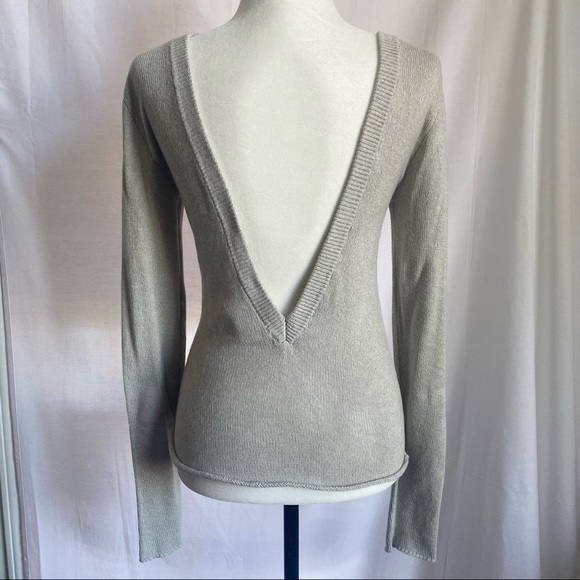 Light Gary Open Back Sweater - Picture 4 of 6